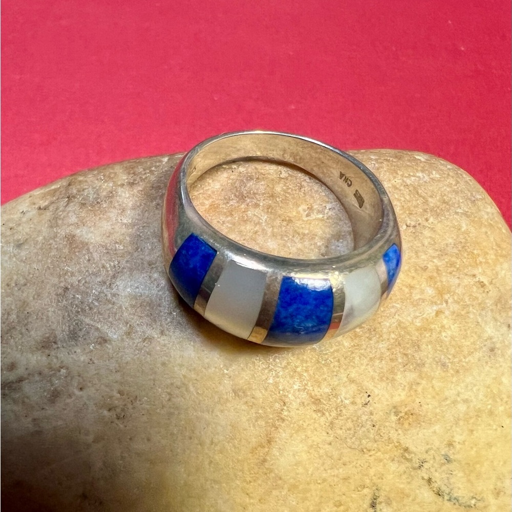 Ring with Lapiz lazuli & mother of pearl, size 7, 925 CNA Thailand.